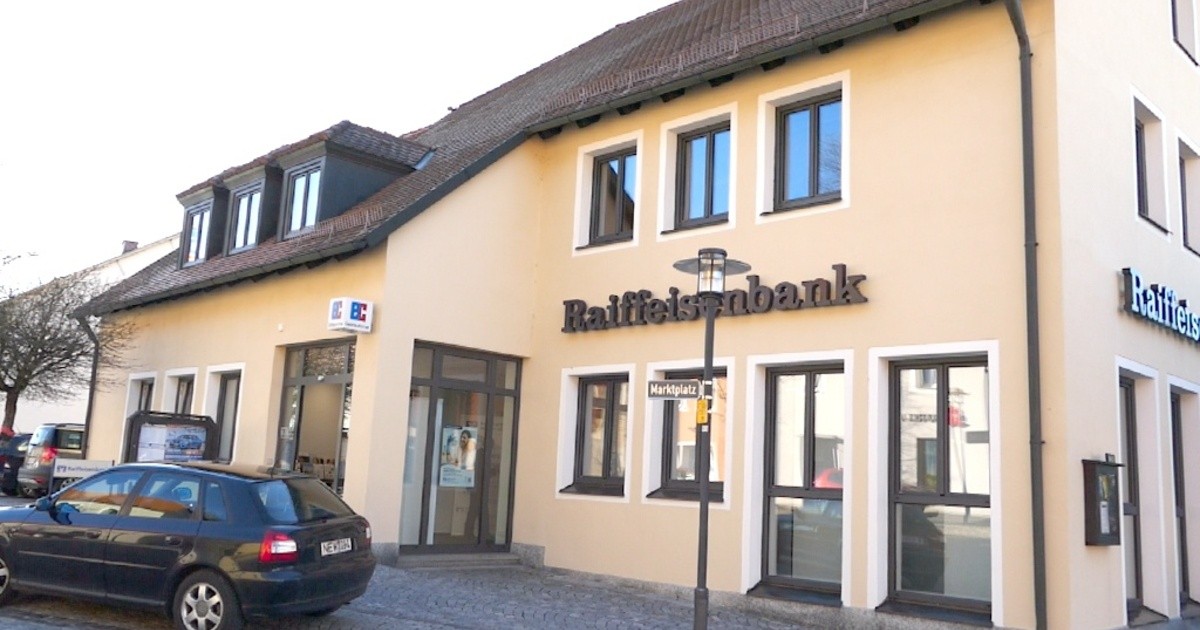 Parkstein: Umbau der Raiffeisenbank in Parkstein abgeschlossen - Oberpfalz TV
