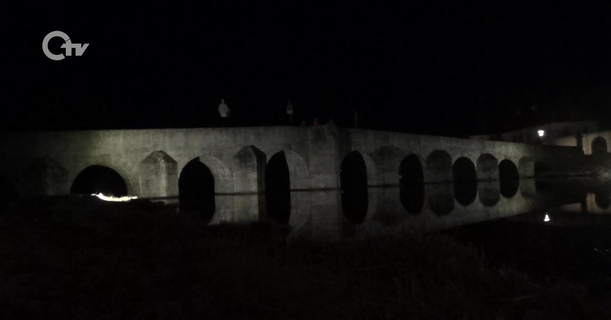 Earth Hour: Tirschenreuth schaltet das Licht aus | Oberpfalz TV