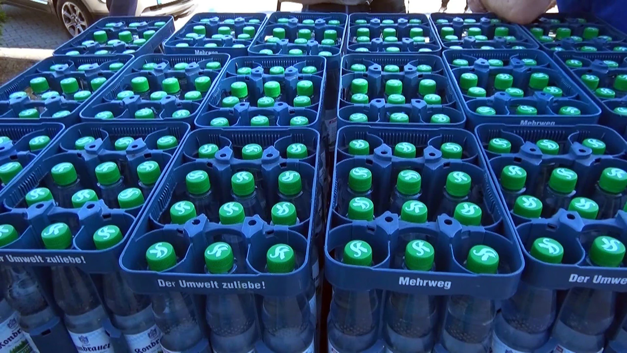 Trabitz: 100 Wasserkästen an Gemeinde gespendet