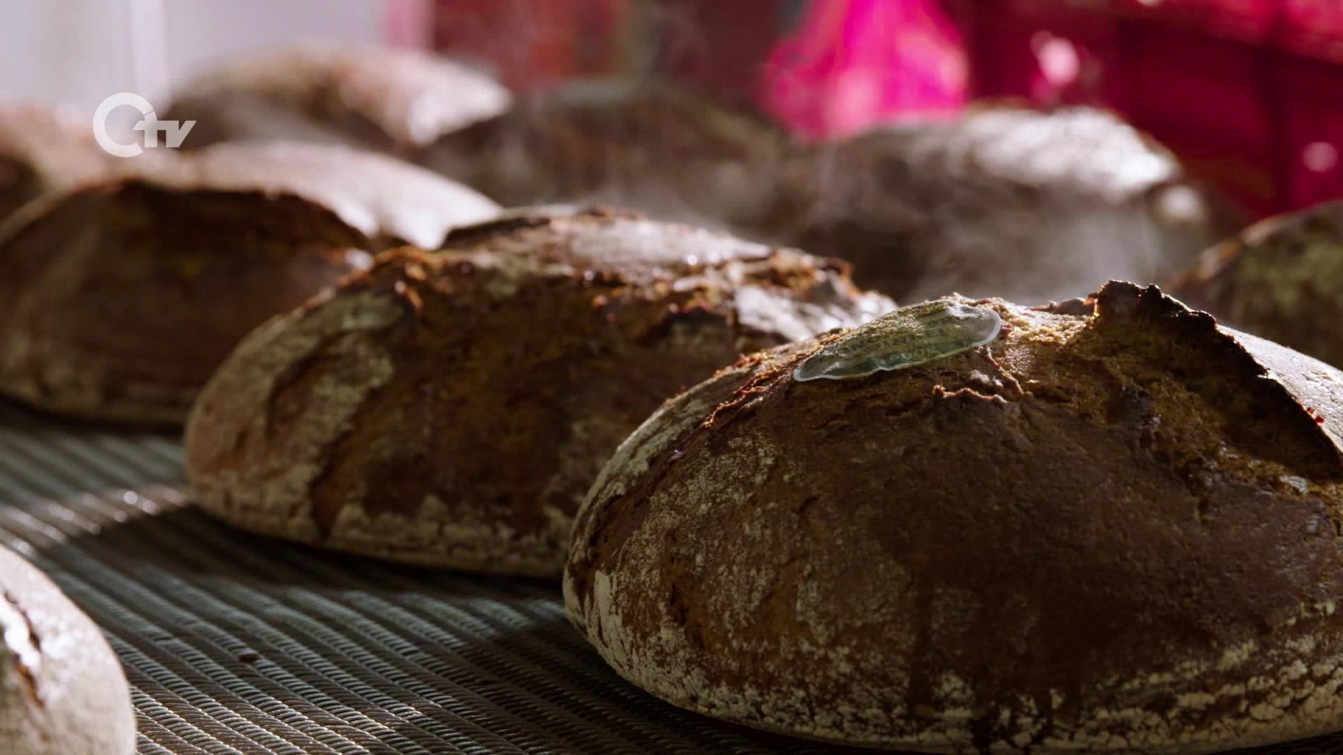 Amberg Wieso Schenken Wir Brot Und Salz Oberpfalz Tv