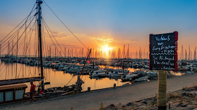 — © https://pixabay.com/photos/ostsee-ostseebad-kuehlungsborn-5484075/